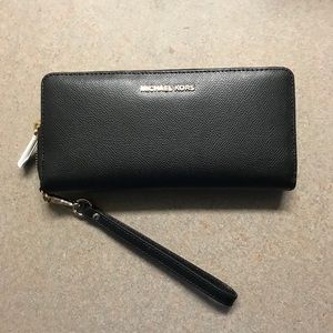 NWT MICHAEL Kors Travel Continental Leather Wallet